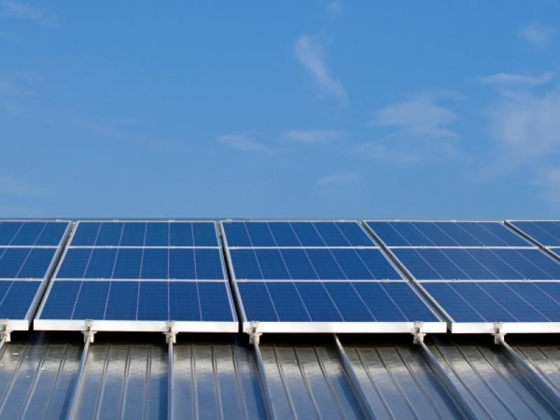 saules elektrines irengimas